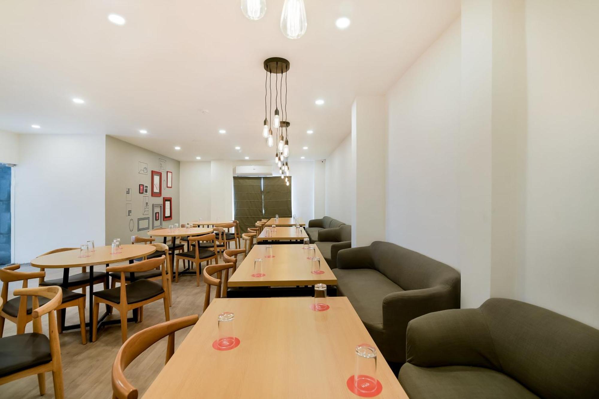 Townhouse The Awadh Airport Near Chaudhary Charan Singh International Airport Hotell Bijnaur Exteriör bild