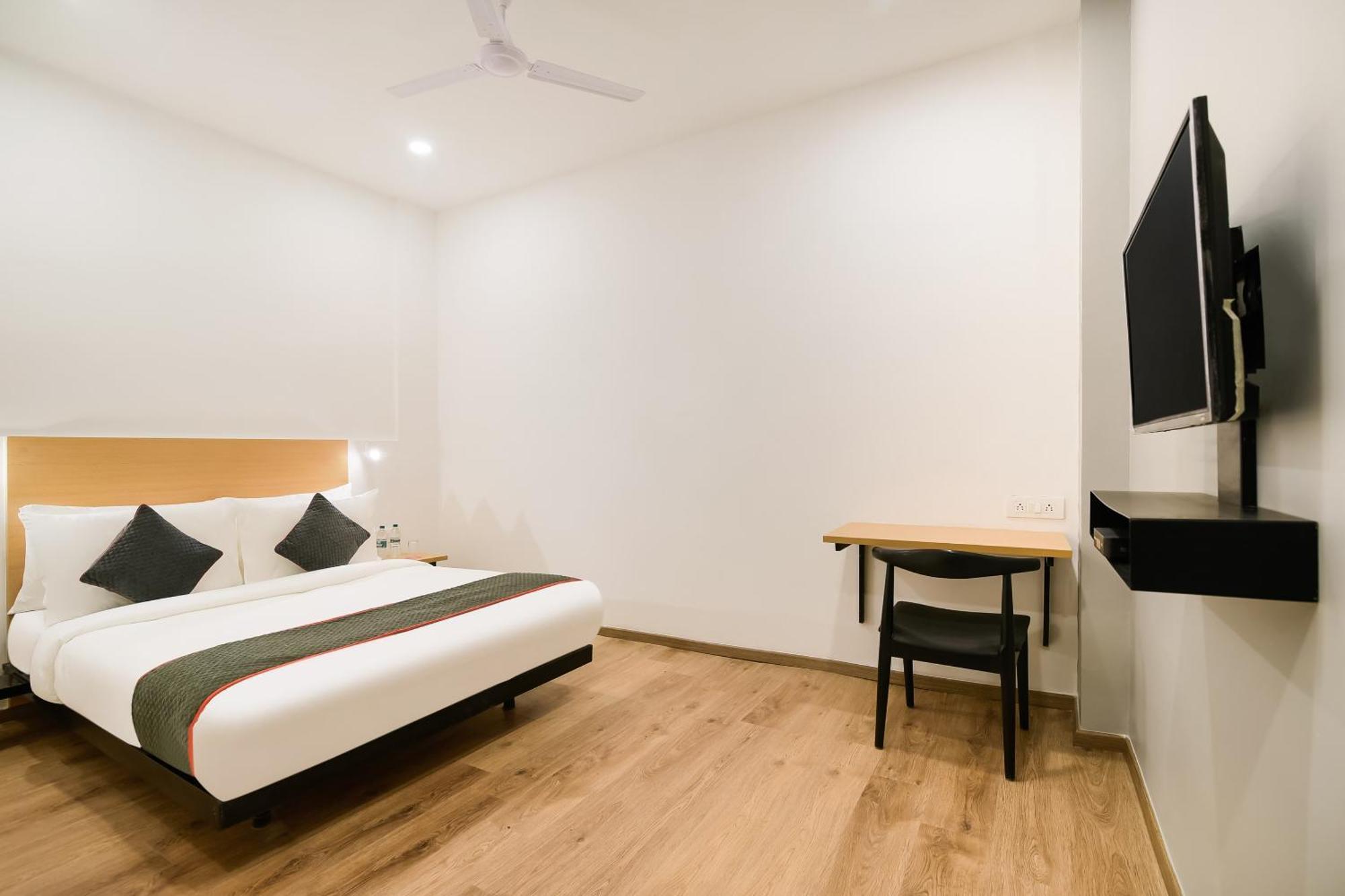 Townhouse The Awadh Airport Near Chaudhary Charan Singh International Airport Hotell Bijnaur Exteriör bild