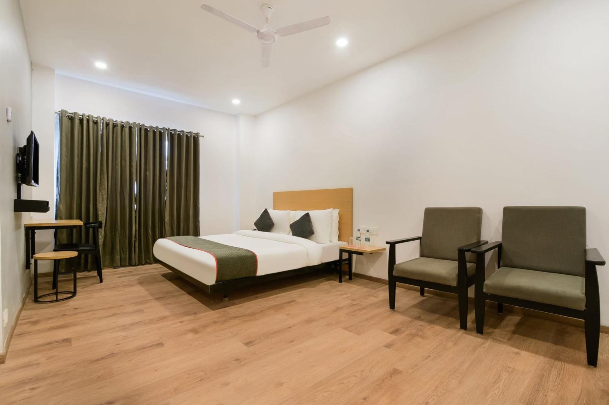 Townhouse The Awadh Airport Near Chaudhary Charan Singh International Airport Hotell Bijnaur Exteriör bild