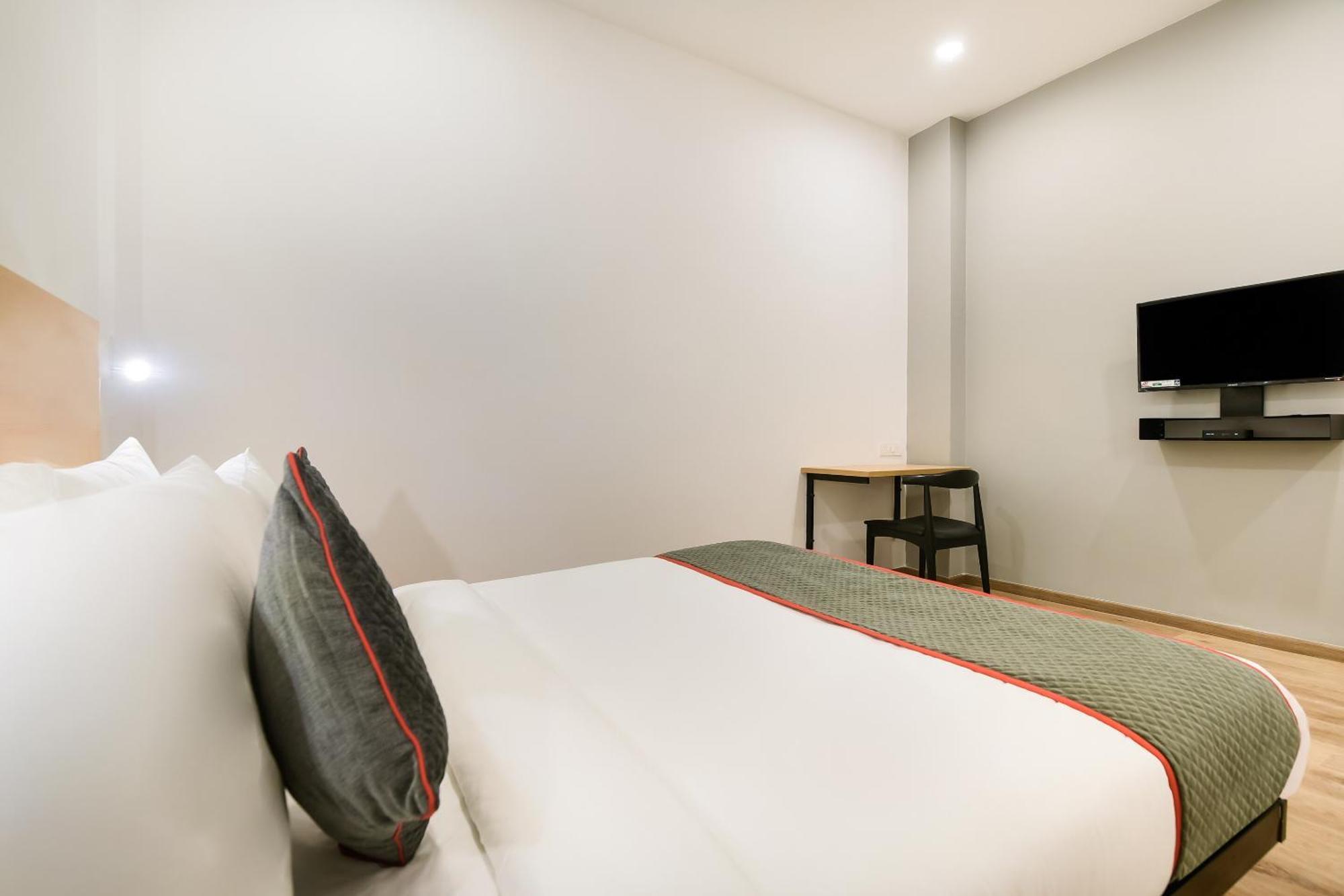 Townhouse The Awadh Airport Near Chaudhary Charan Singh International Airport Hotell Bijnaur Exteriör bild