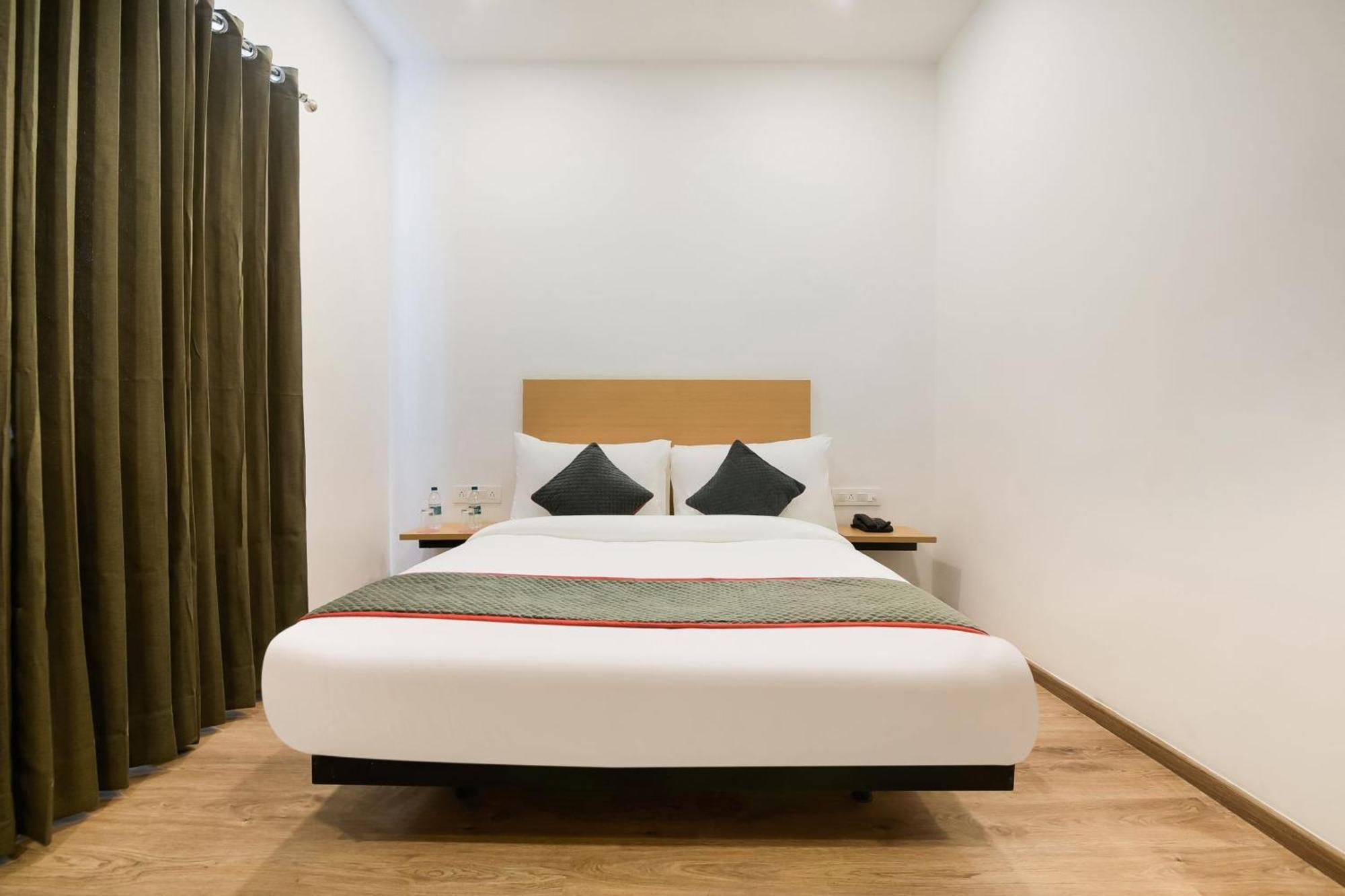 Townhouse The Awadh Airport Near Chaudhary Charan Singh International Airport Hotell Bijnaur Exteriör bild