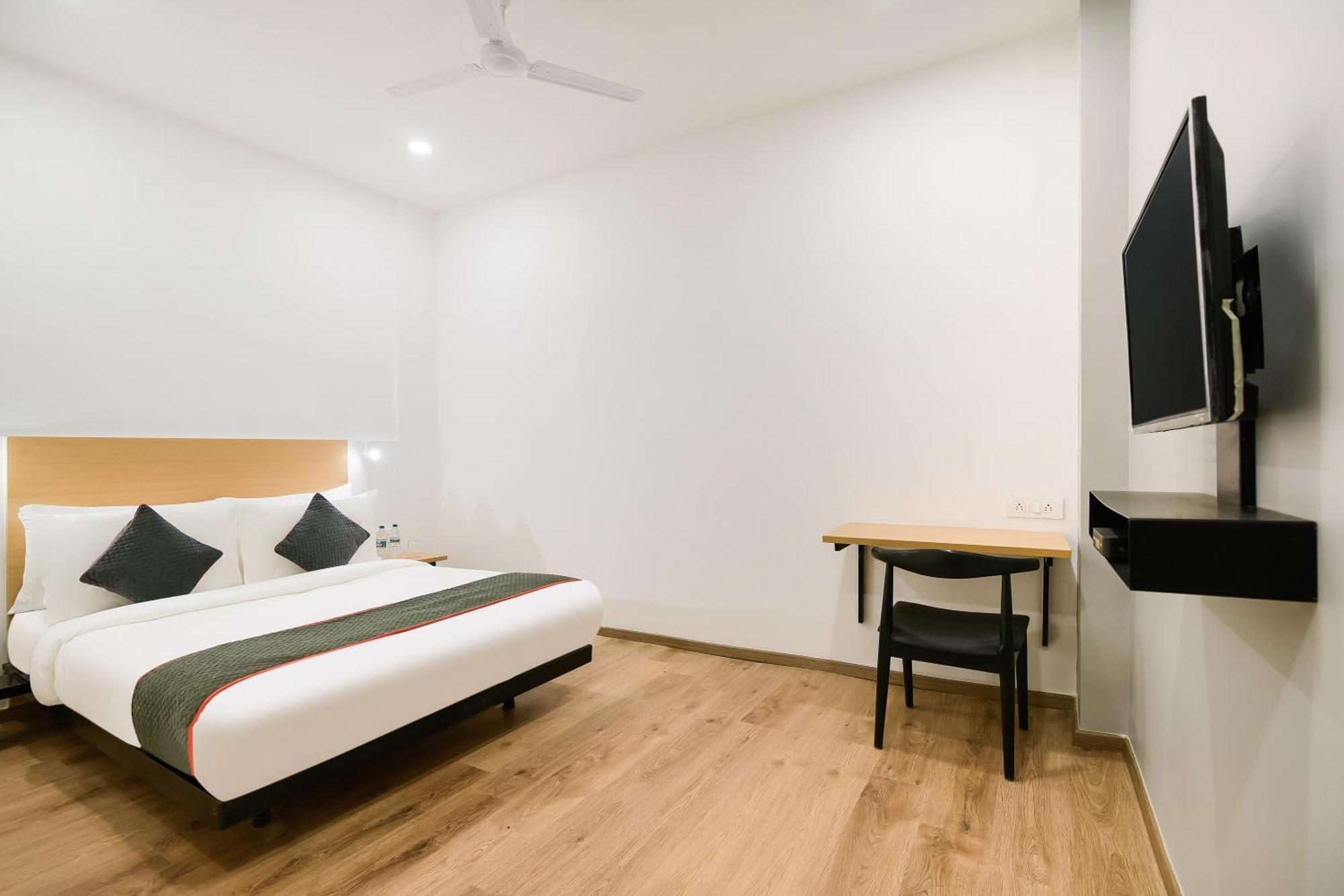 Townhouse The Awadh Airport Near Chaudhary Charan Singh International Airport Hotell Bijnaur Exteriör bild