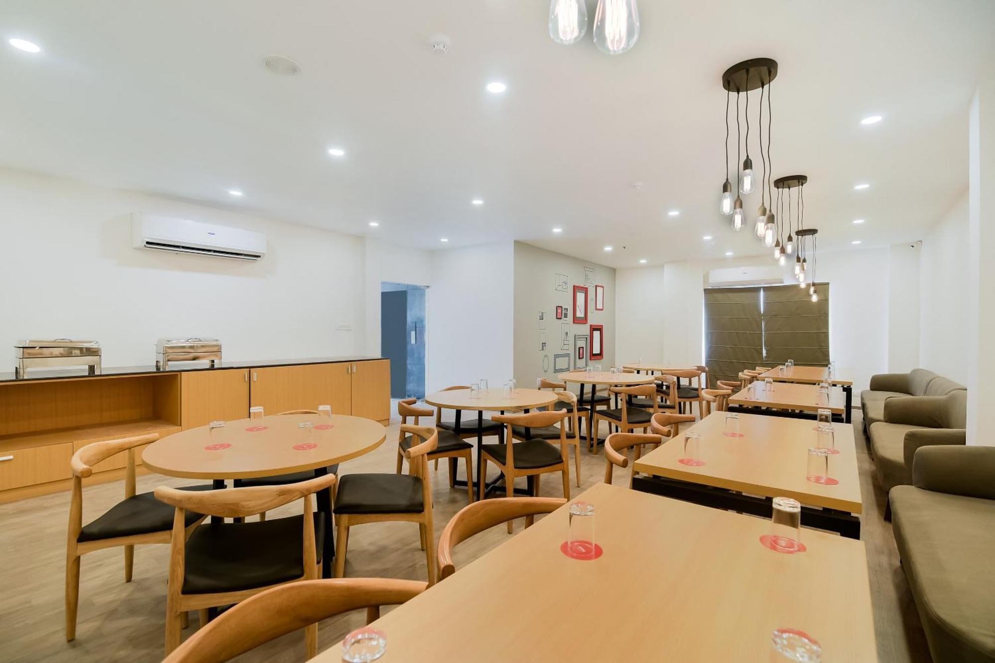 Townhouse The Awadh Airport Near Chaudhary Charan Singh International Airport Hotell Bijnaur Exteriör bild
