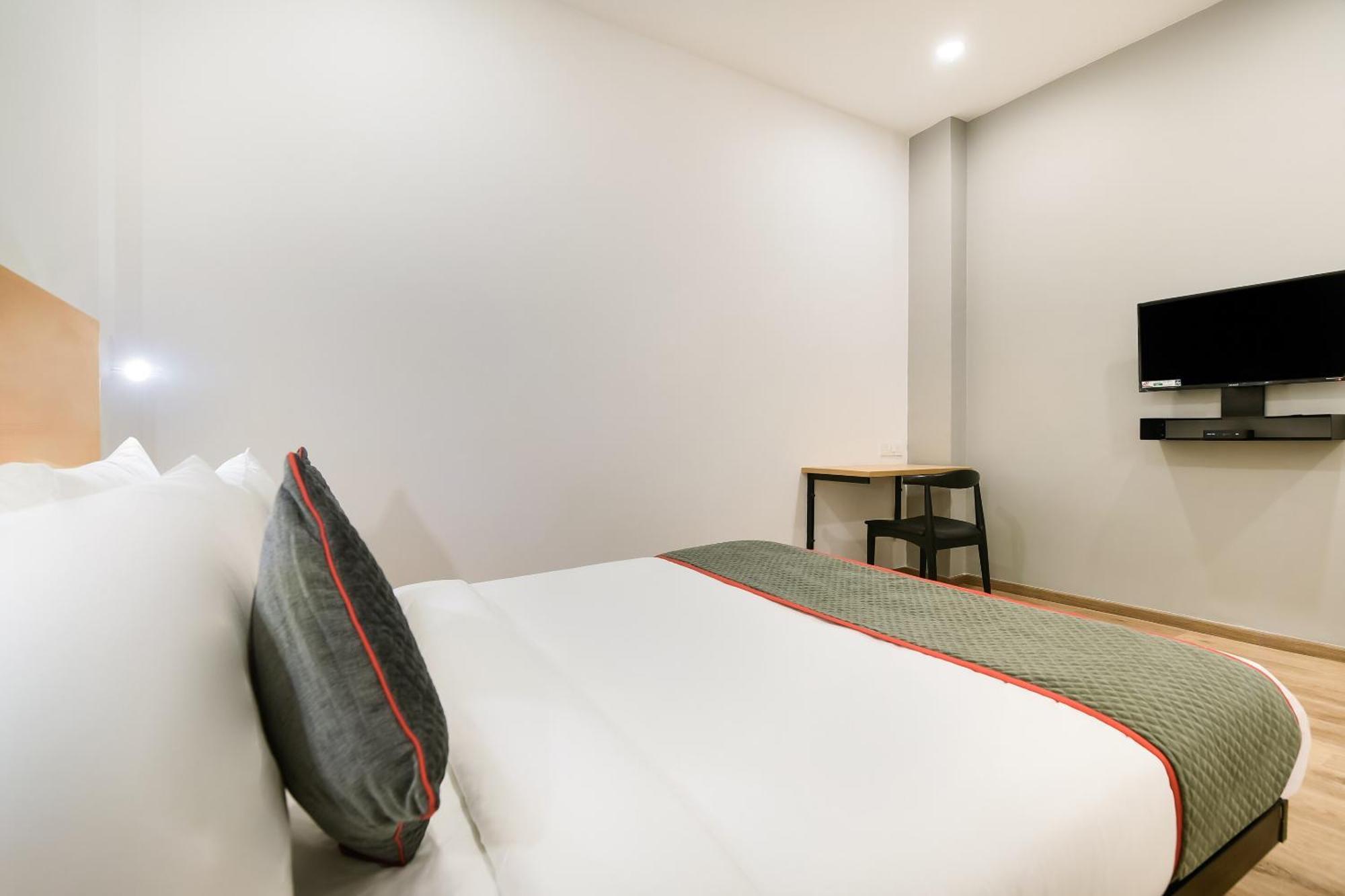 Townhouse The Awadh Airport Near Chaudhary Charan Singh International Airport Hotell Bijnaur Exteriör bild
