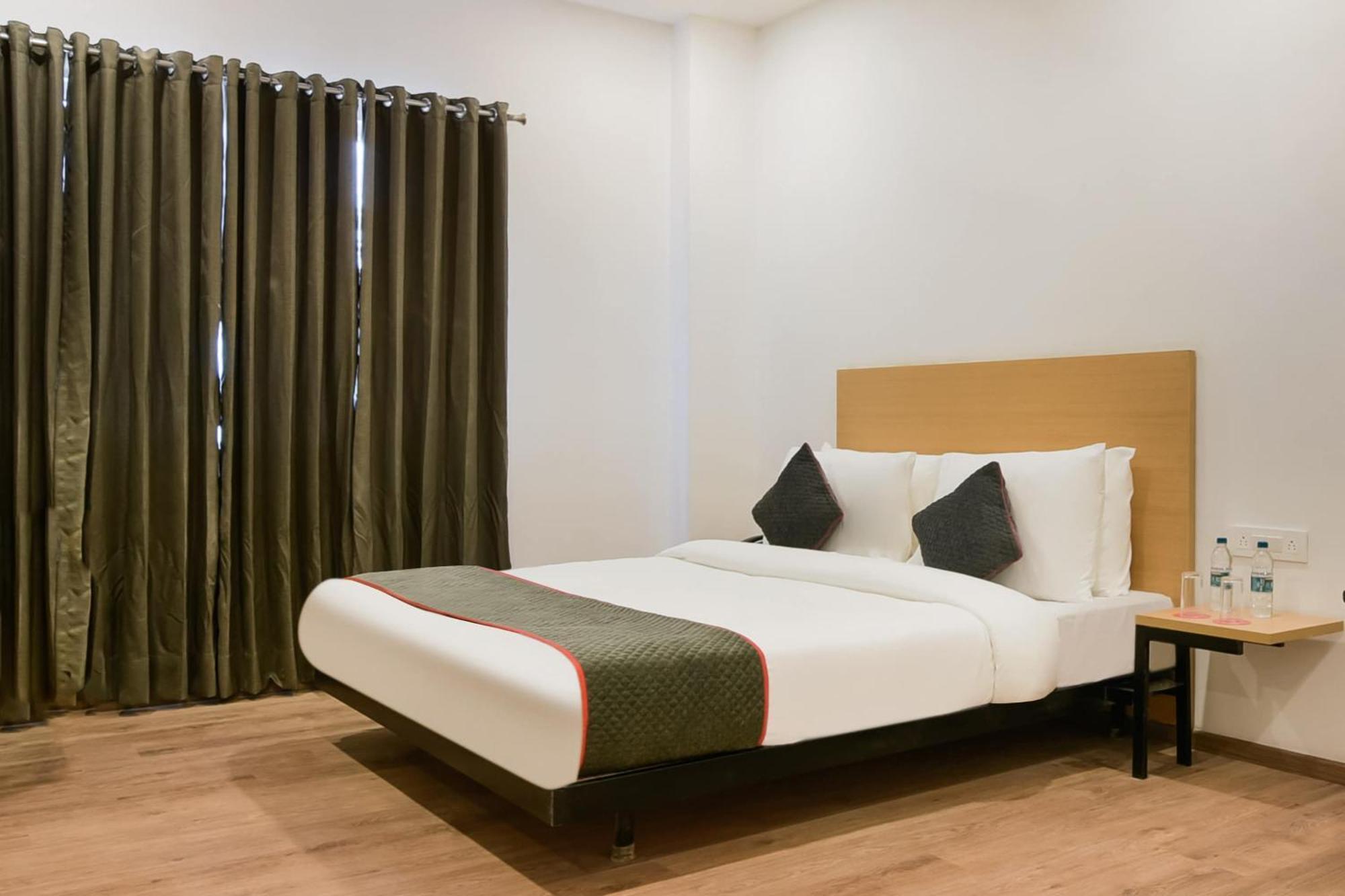 Townhouse The Awadh Airport Near Chaudhary Charan Singh International Airport Hotell Bijnaur Exteriör bild